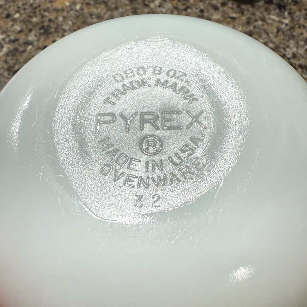 Vintage Pyrex 080 Round 8 oz. Casserole Bowl Dish Small Handles Baking Retro - Picture 3 of 9